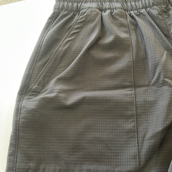 New! Athleta Boundless Short black several sizes - Picture 3 of 3
